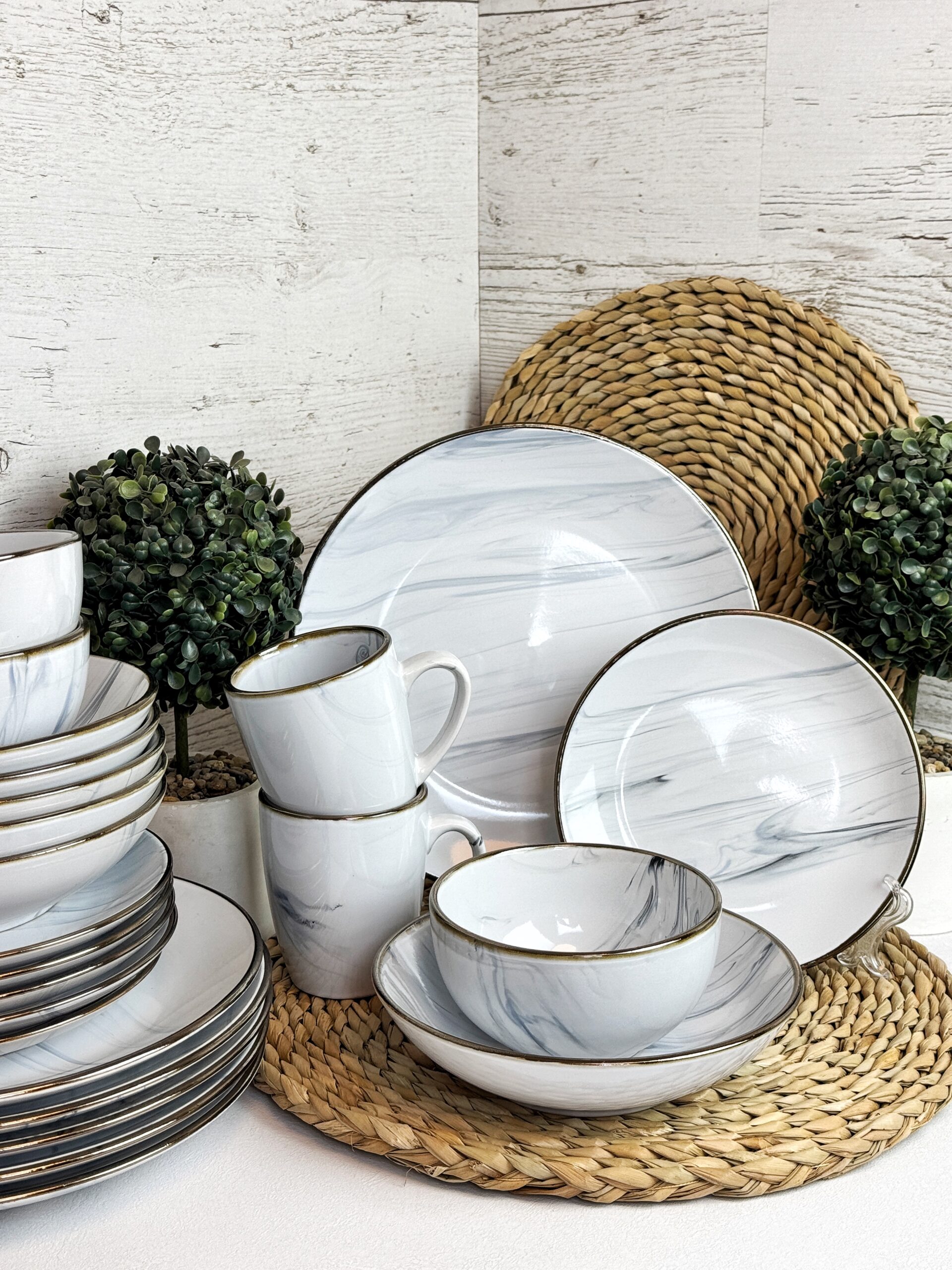 Intrendo Maritimo 28-piece dinner set Golden rim white IN0028MAR
